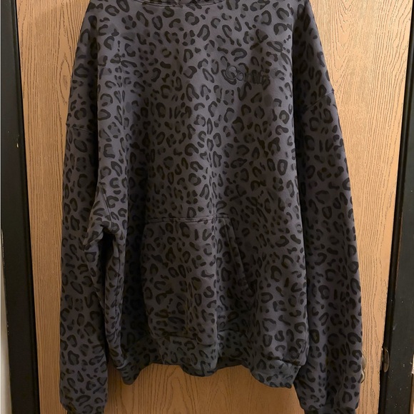 Comfrt Tops - Comfrt Panther Print Sweatshirt